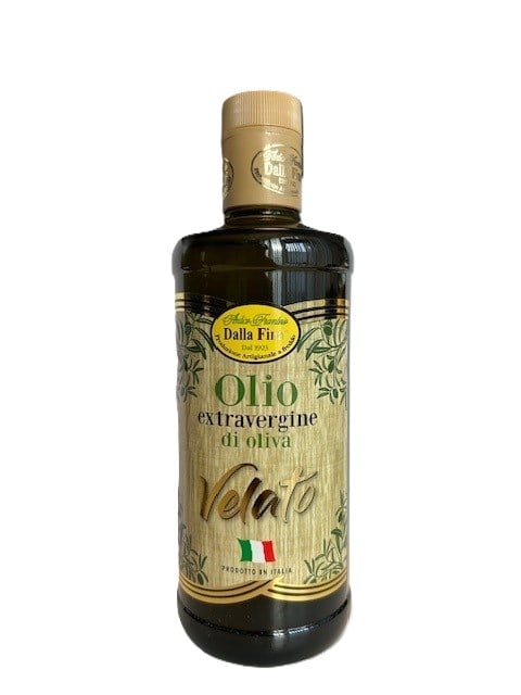 Dalla Fina Olio Extra Vergine Velato, een ongefilterde extra vergine olijfolie uit de Val d'Alpone met een vol en authentiek karakter.